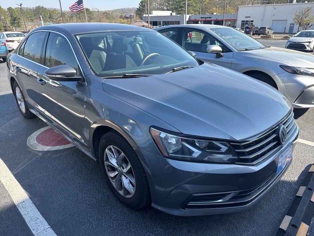 Used 2017 Volkswagen Passat 1.8T S image 2