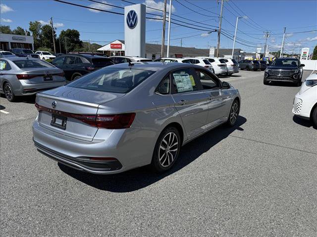 New 2025 Volkswagen Jetta SE FWD image 6