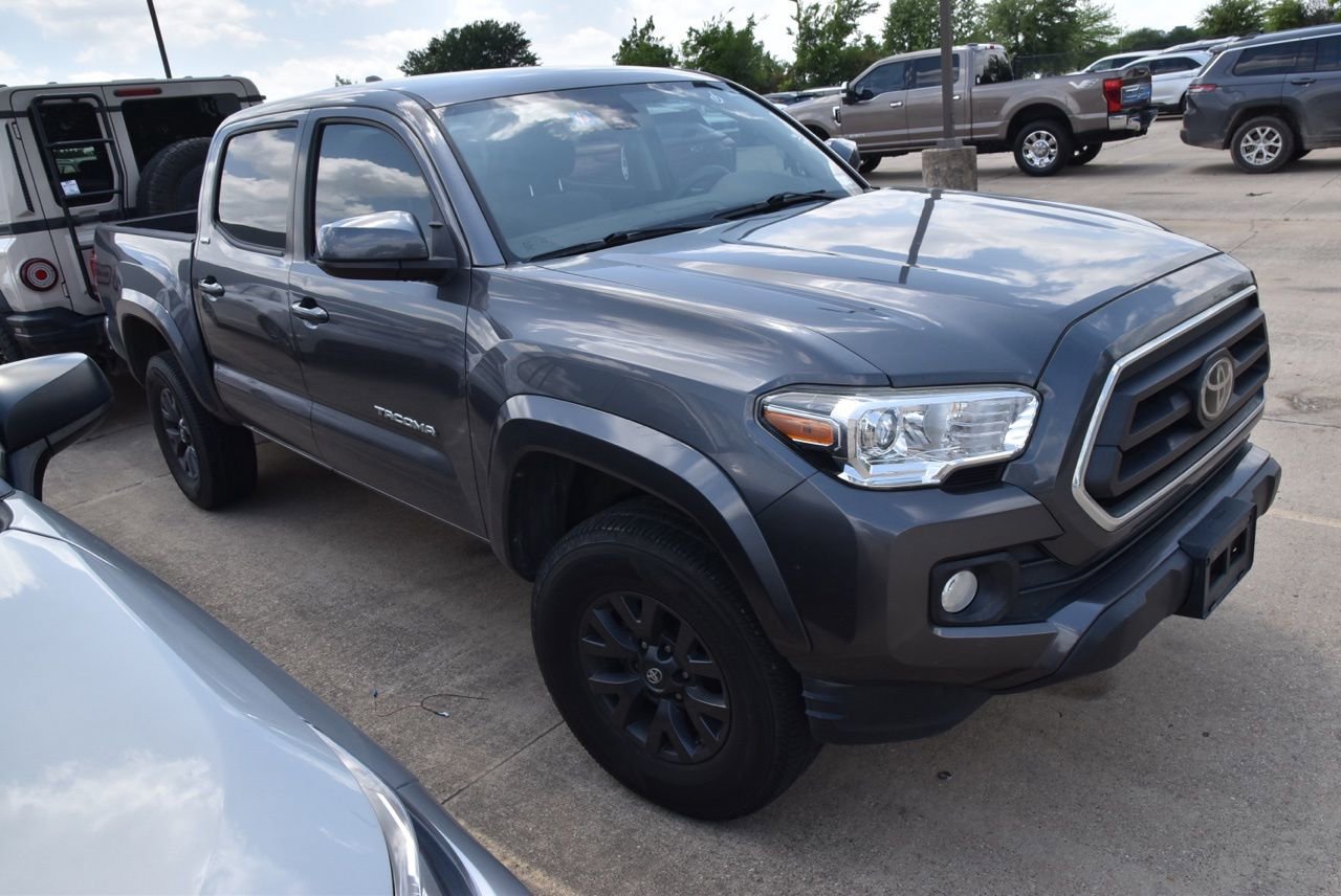 Used 2020 Toyota Tacoma SR5 RWD image 5
