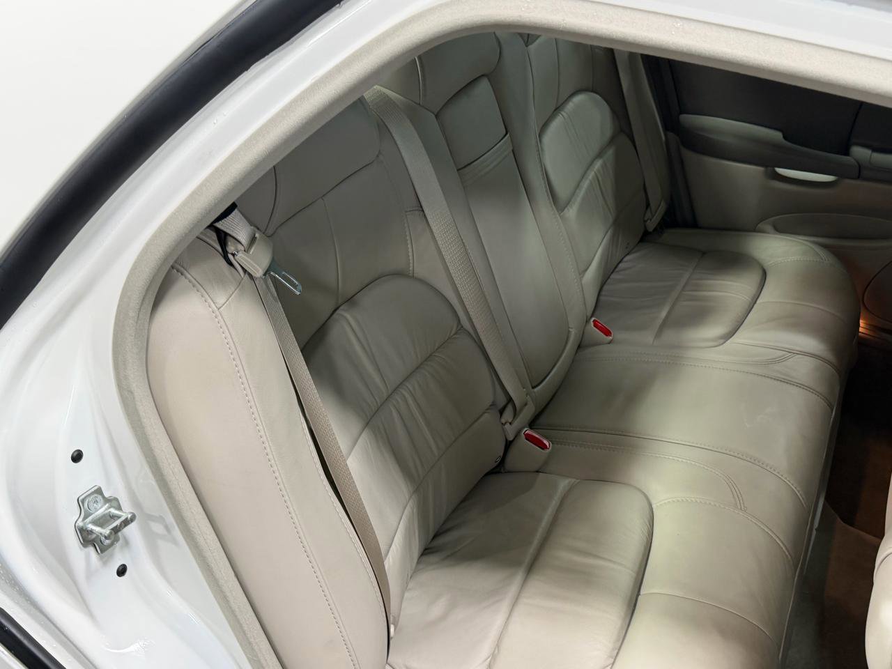 Used 2005 Cadillac De Ville Premium FWD image 18