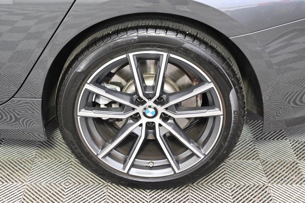 Used 2022 BMW 330i xDrive Sedan w/ Driving Assistance Package image 20