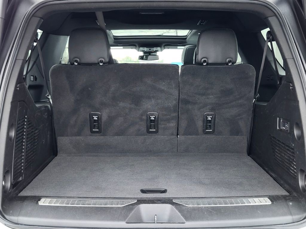 Used 2024 Chevrolet Suburban RST w/ Luxury Package image 32