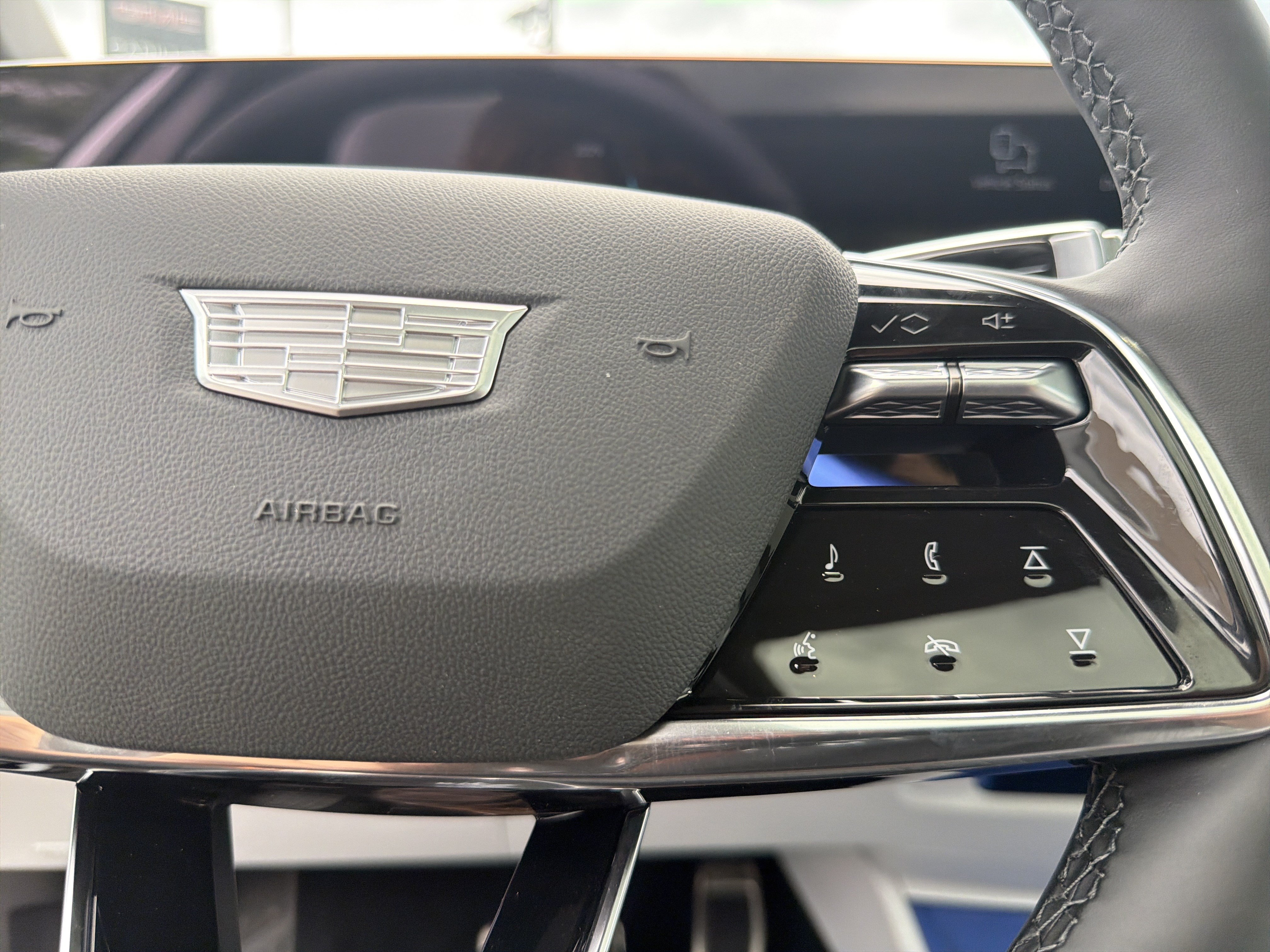 New 2026 Cadillac Optiq Luxury 1 RWD image 27