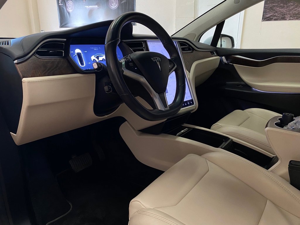 Used 2018 Tesla Model X AWD/4WD image 35