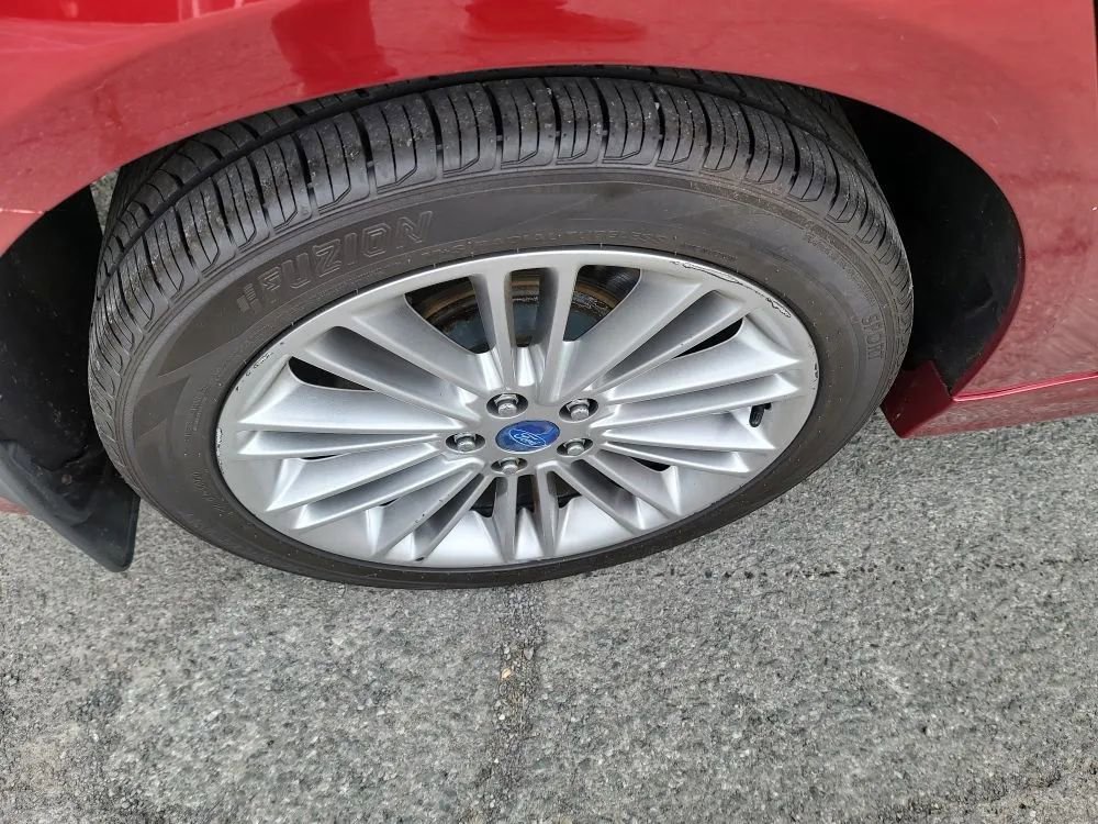 Used 2013 Ford Fusion SE FWD image 31