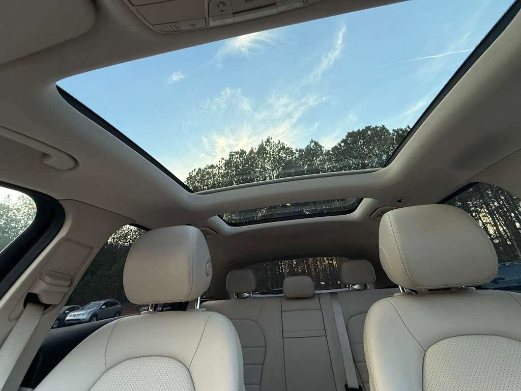 Used 2019 Mercedes-Benz GLC 350e 4MATIC image 34