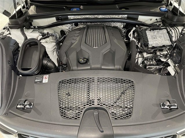 Certified 2025 Porsche Macan image 24
