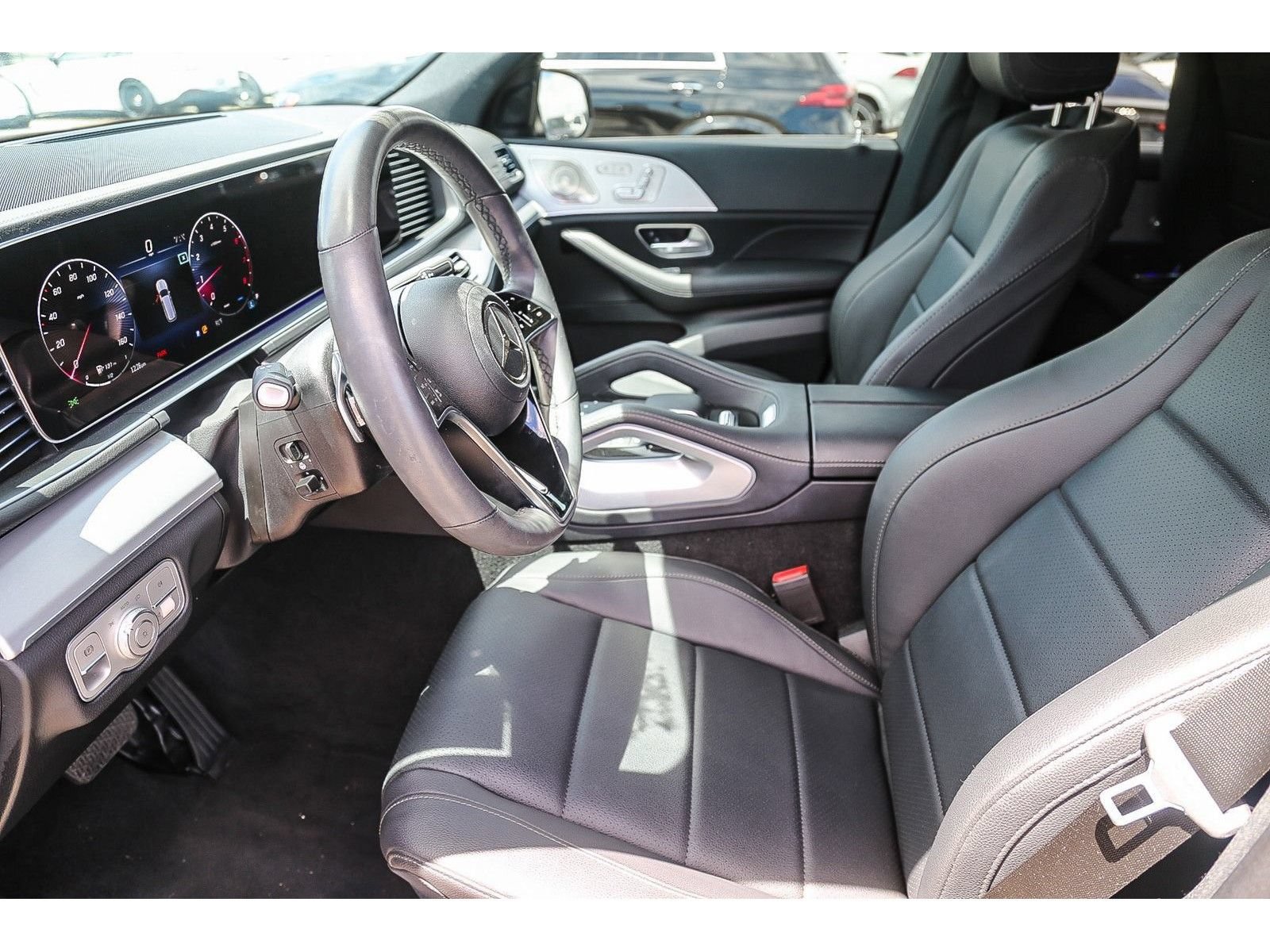Used 2024 Mercedes-Benz GLS 450 4MATIC image 5