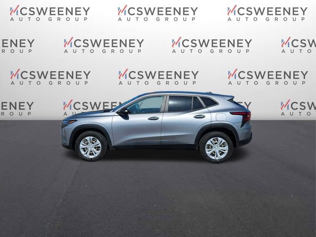 Used 2024 Chevrolet Trax LS w/ Driver Confidence Package FWD image 2