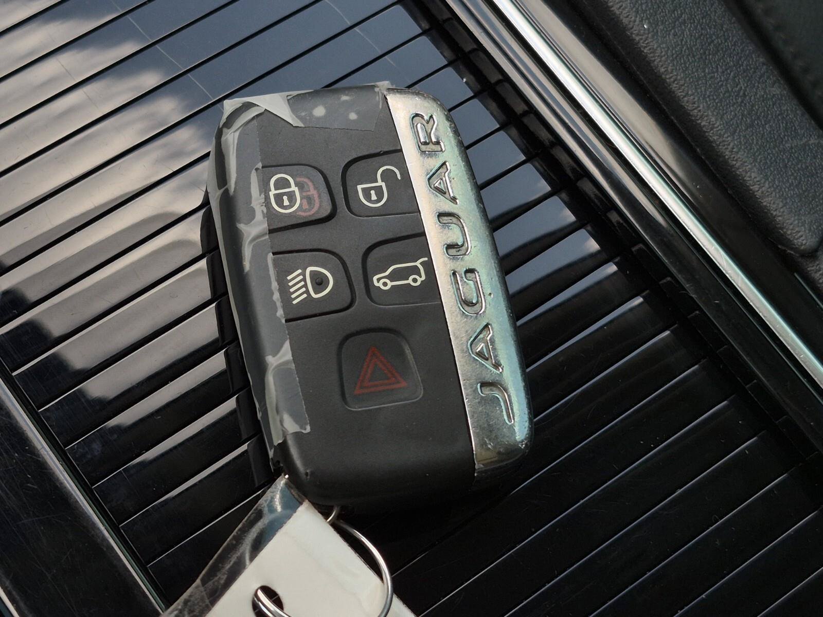 Used 2020 Jaguar F-PACE Premium AWD/4WD image 33