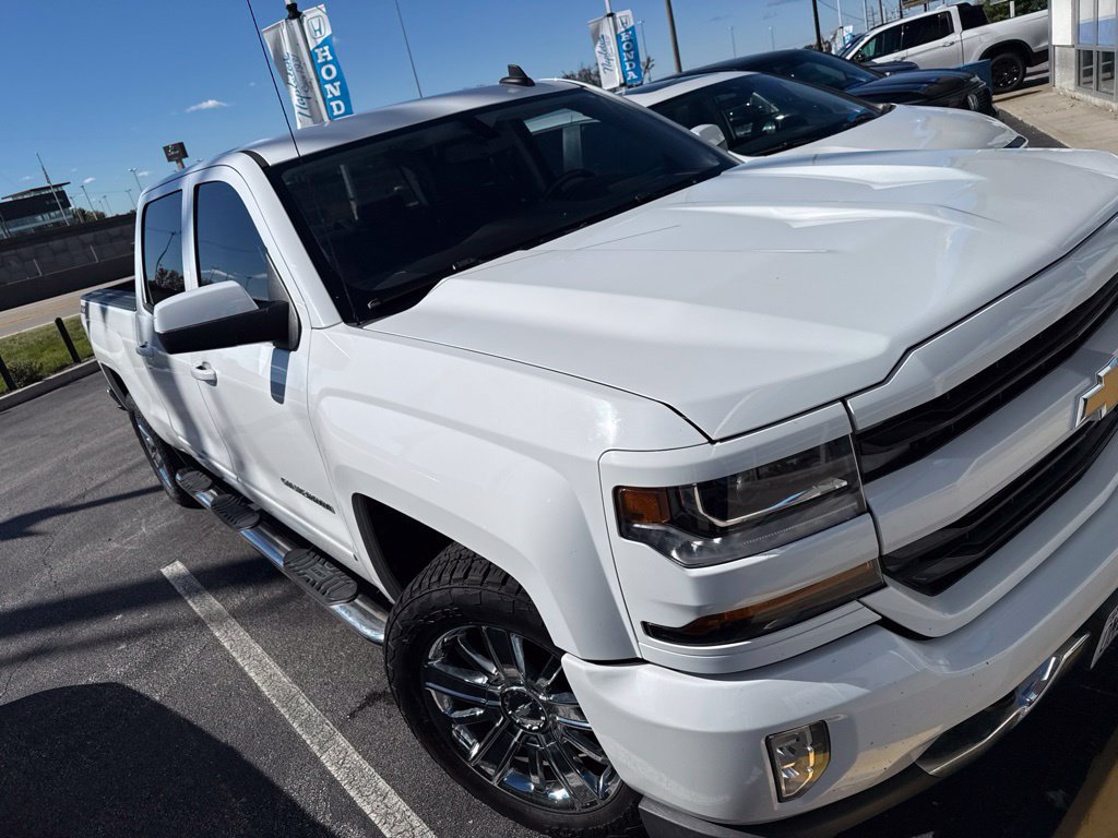 Used 2016 Chevrolet Silverado 1500 LT w/ All Star Edition AWD/4WD image 4
