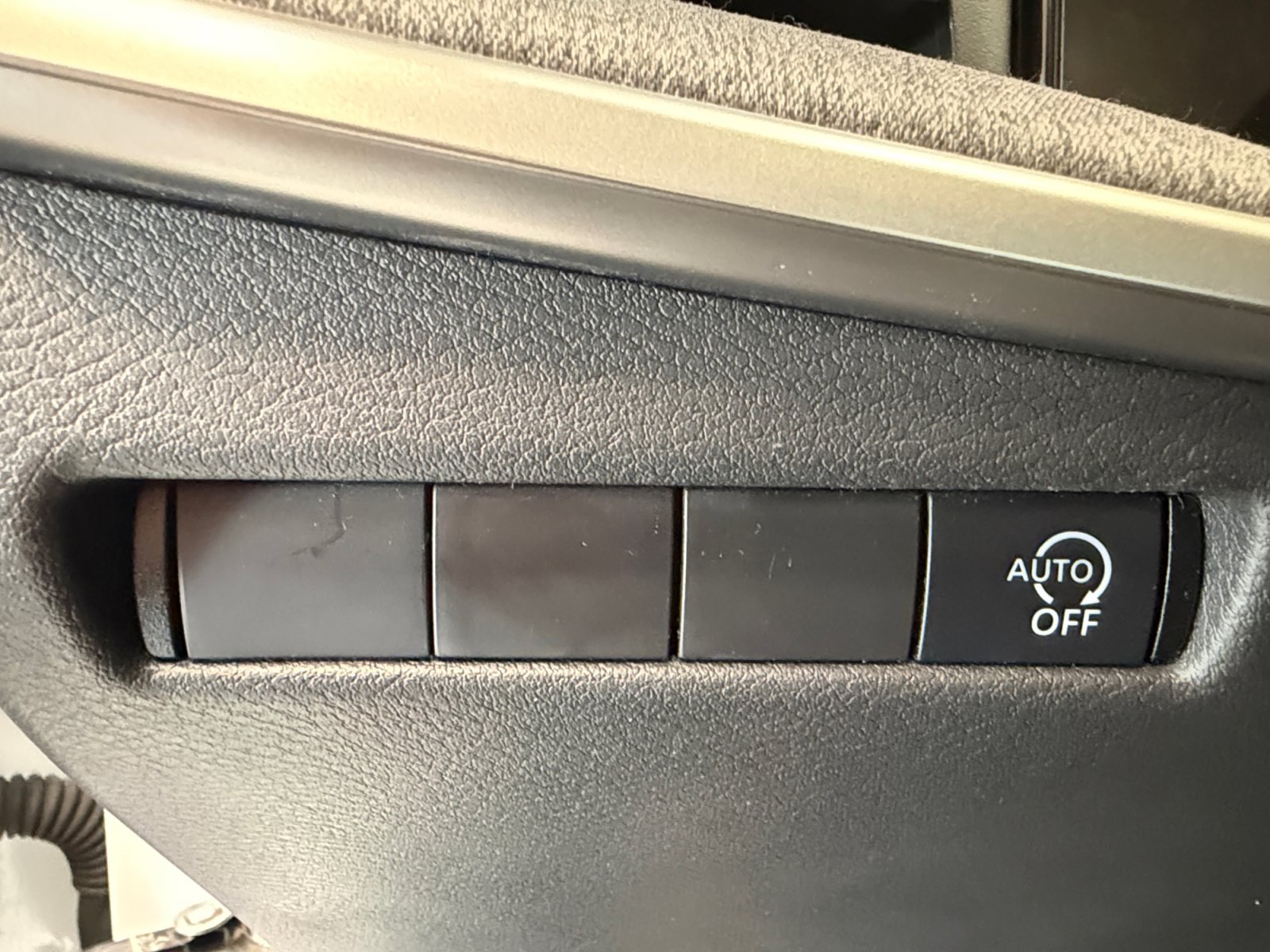 Used 2025 Nissan Kicks SV FWD image 25