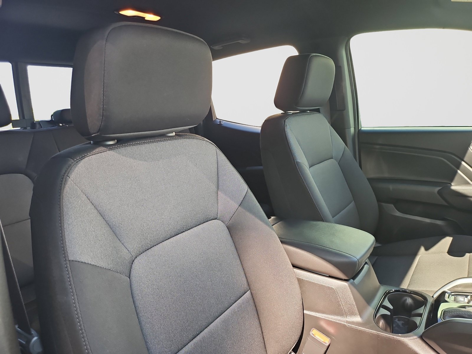 Used 2025 Chevrolet Colorado W/T w/ WT Convenience Package II RWD image 18
