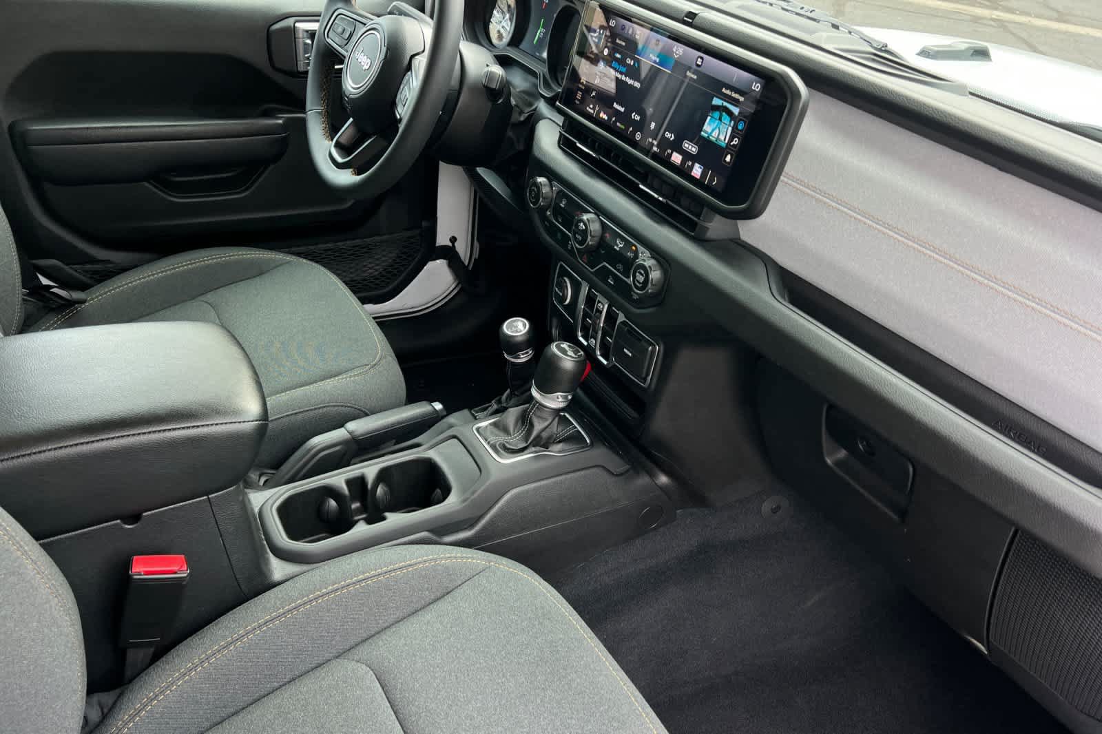 Used 2024 Jeep Wrangler Unlimited AWD/4WD image 16