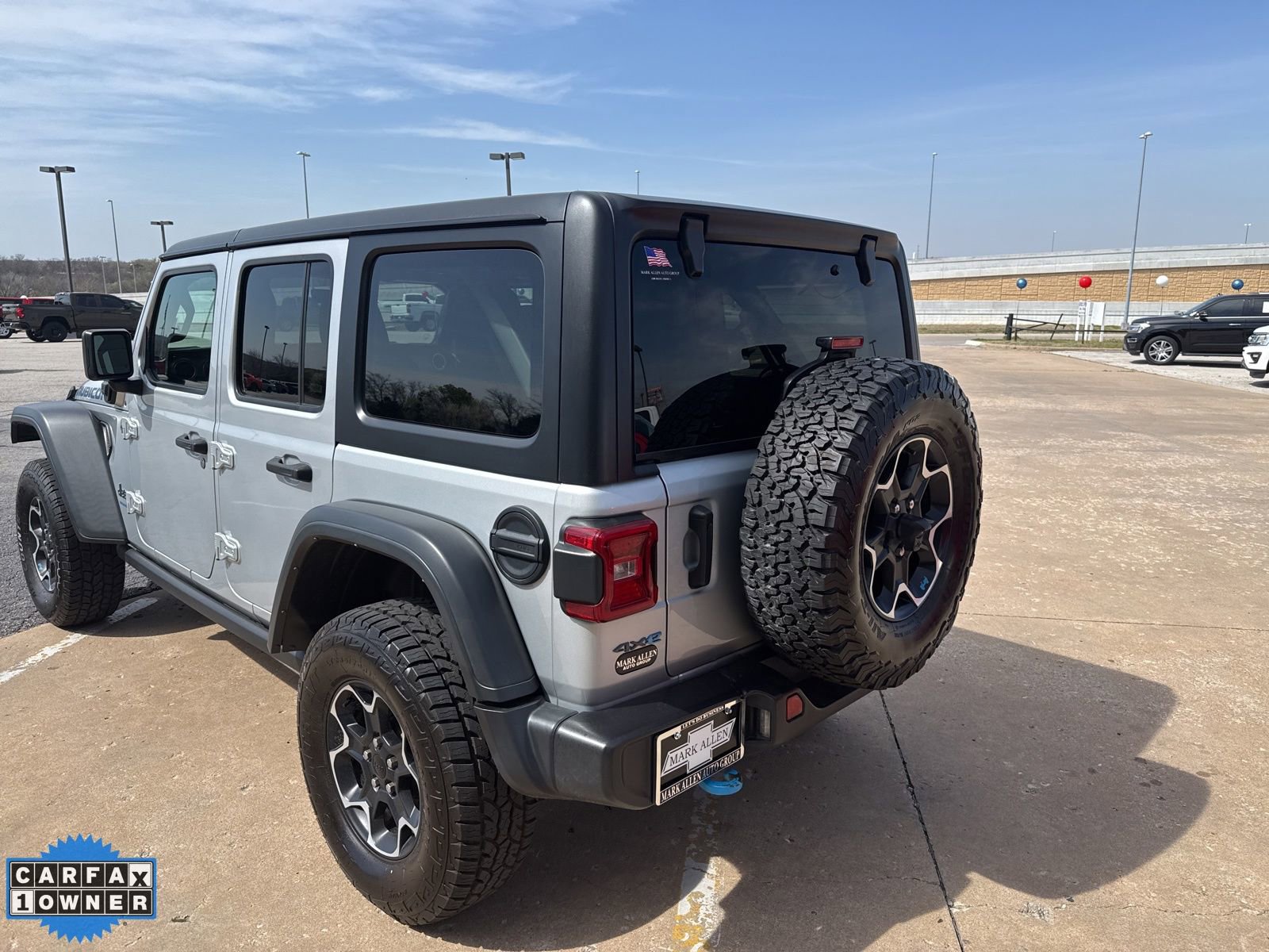 Used 2023 Jeep Wrangler Unlimited Rubicon 4xe w/ Cold Weather Group AWD/4WD image 5