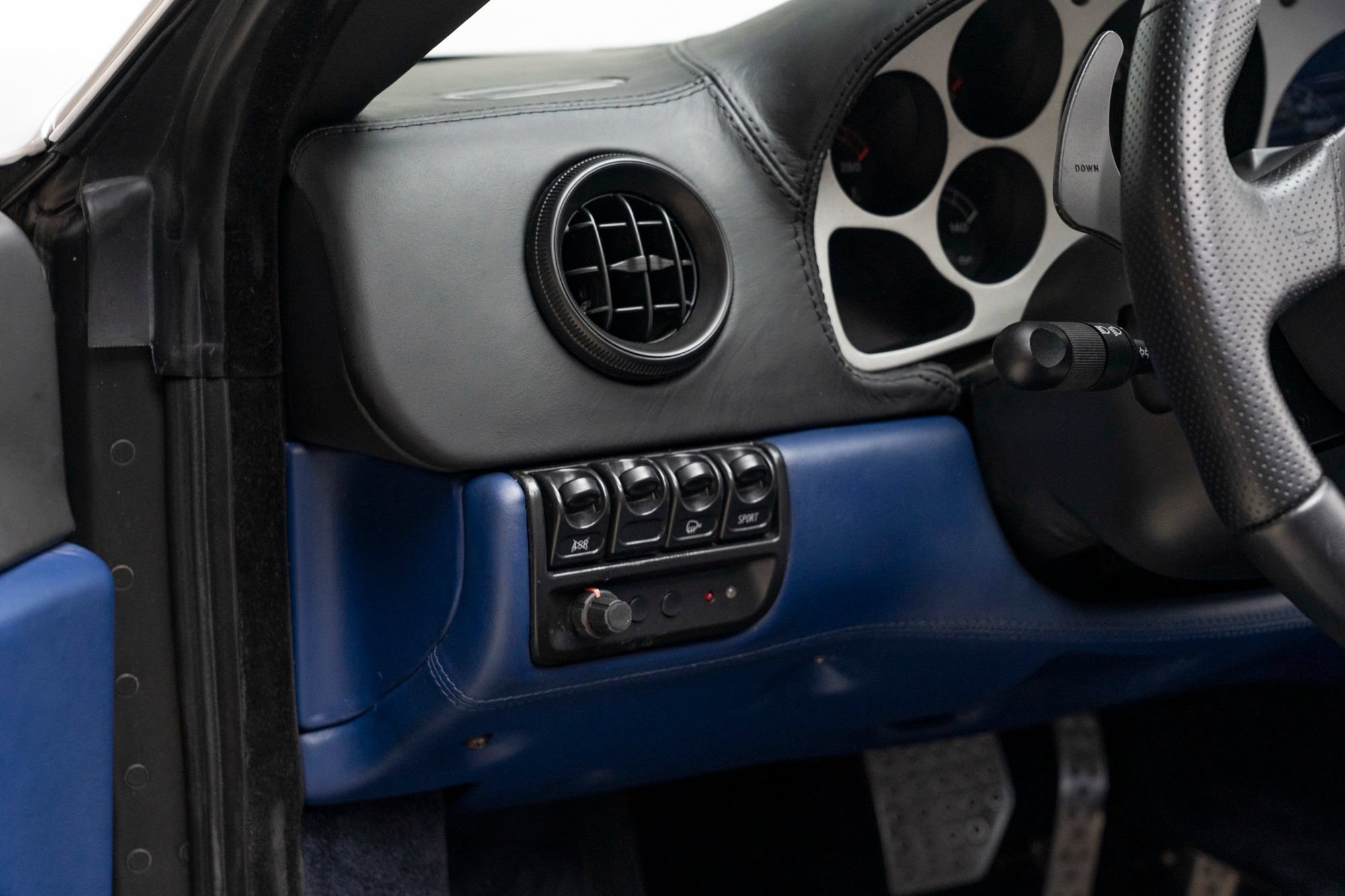 Used 2001 Ferrari 360 Spider RWD image 15
