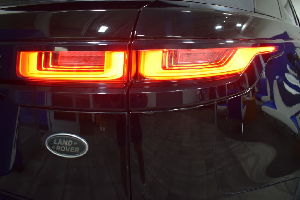 Used 2019 Land Rover Range Rover Velar S image 36