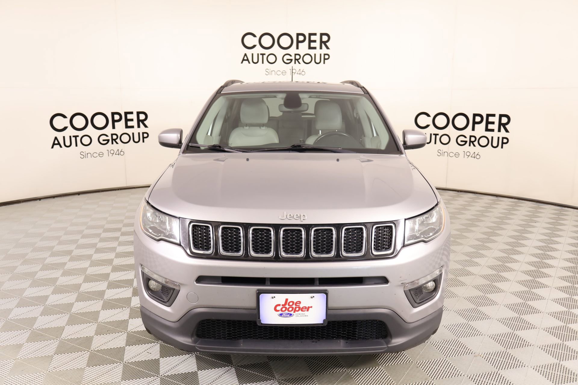 Used 2018 Jeep Compass Latitude FWD image 8