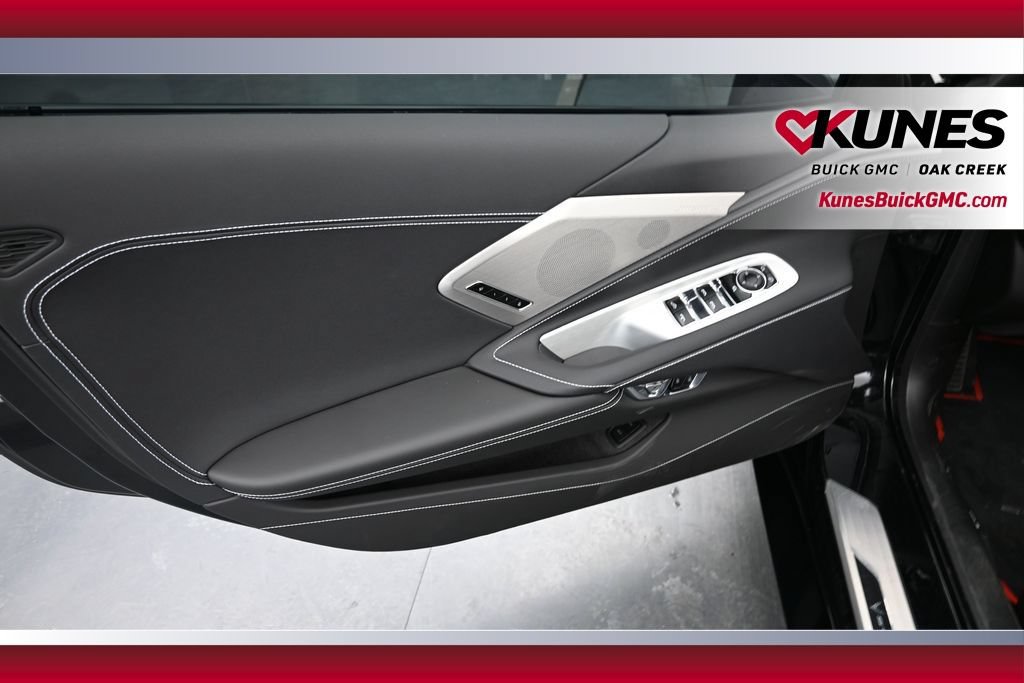 Used 2020 Chevrolet Corvette Stingray Preferred Conv w/ 2LT Preferred Equipment Group RWD image 17