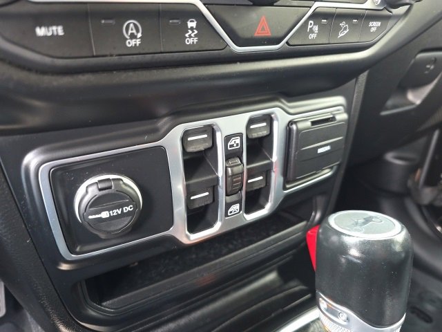 Used 2020 Jeep Wrangler Unlimited Sahara image 26