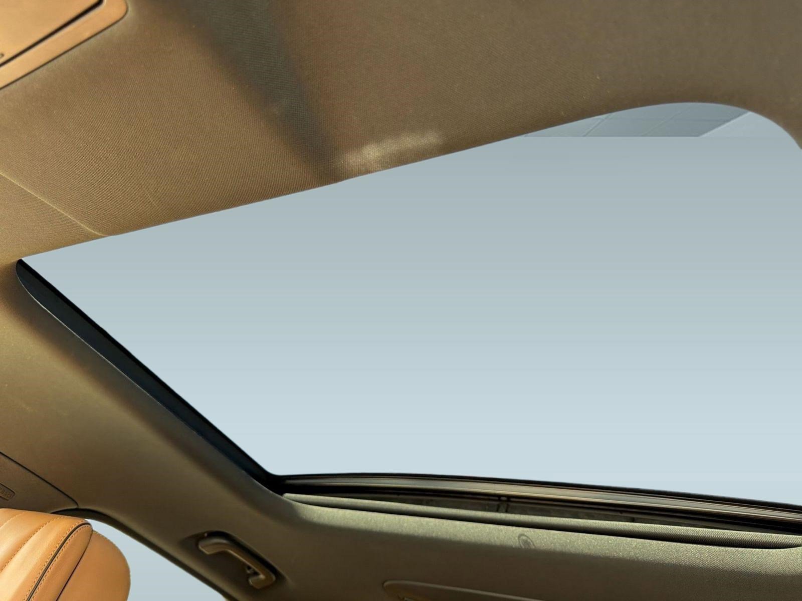 Used 2018 Land Rover Discovery HSE Luxury image 16