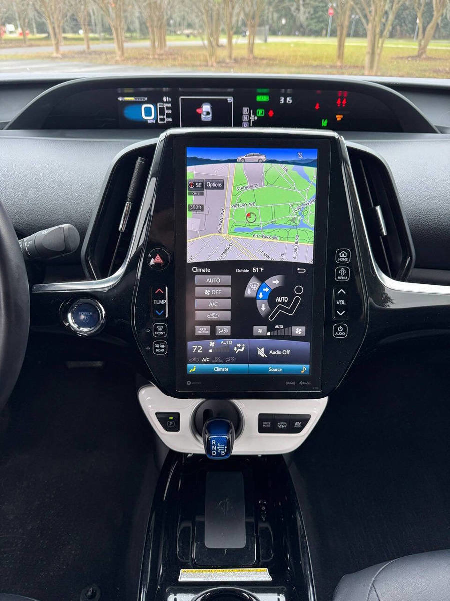 Used 2018 Toyota Prius Prime Premium image 17