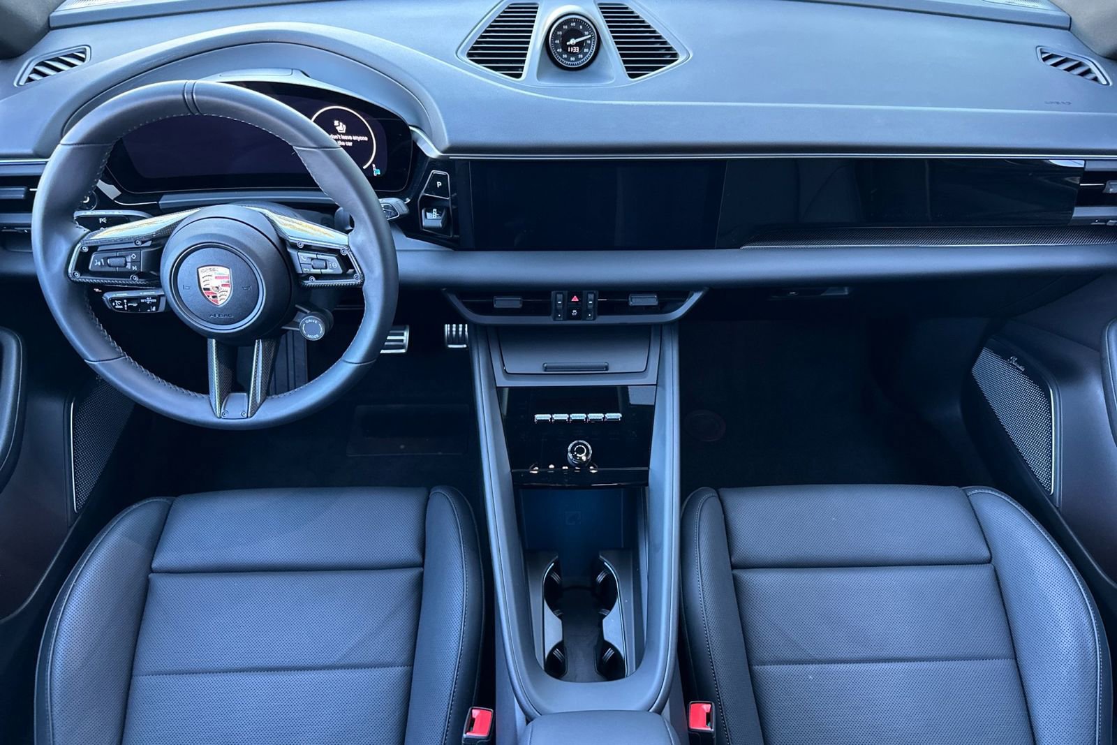 Certified 2025 Porsche Macan 4S Electric image 6