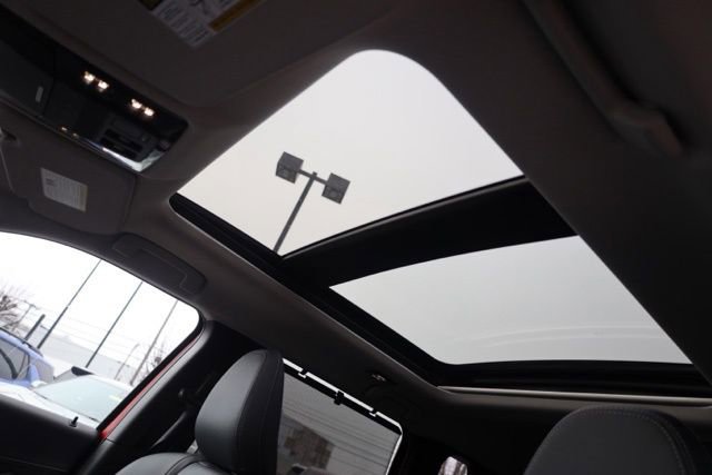 Used 2025 Mitsubishi Outlander SEL image 5