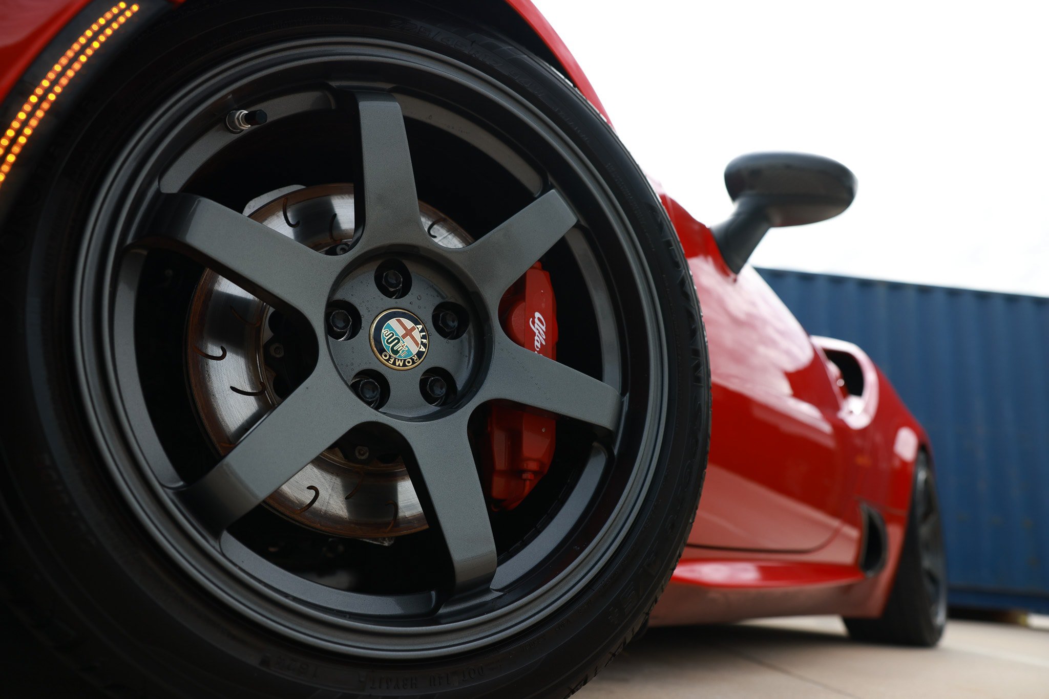 Used 2015 Alfa Romeo 4C Launch Edition w/ Convenience Group RWD image 59