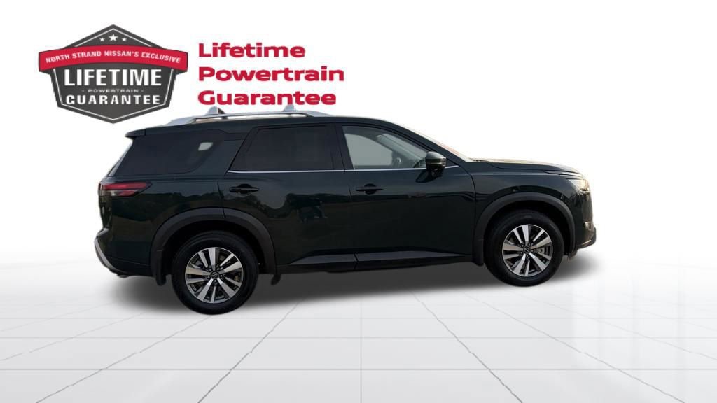 Certified 2025 Nissan Pathfinder SL image 7