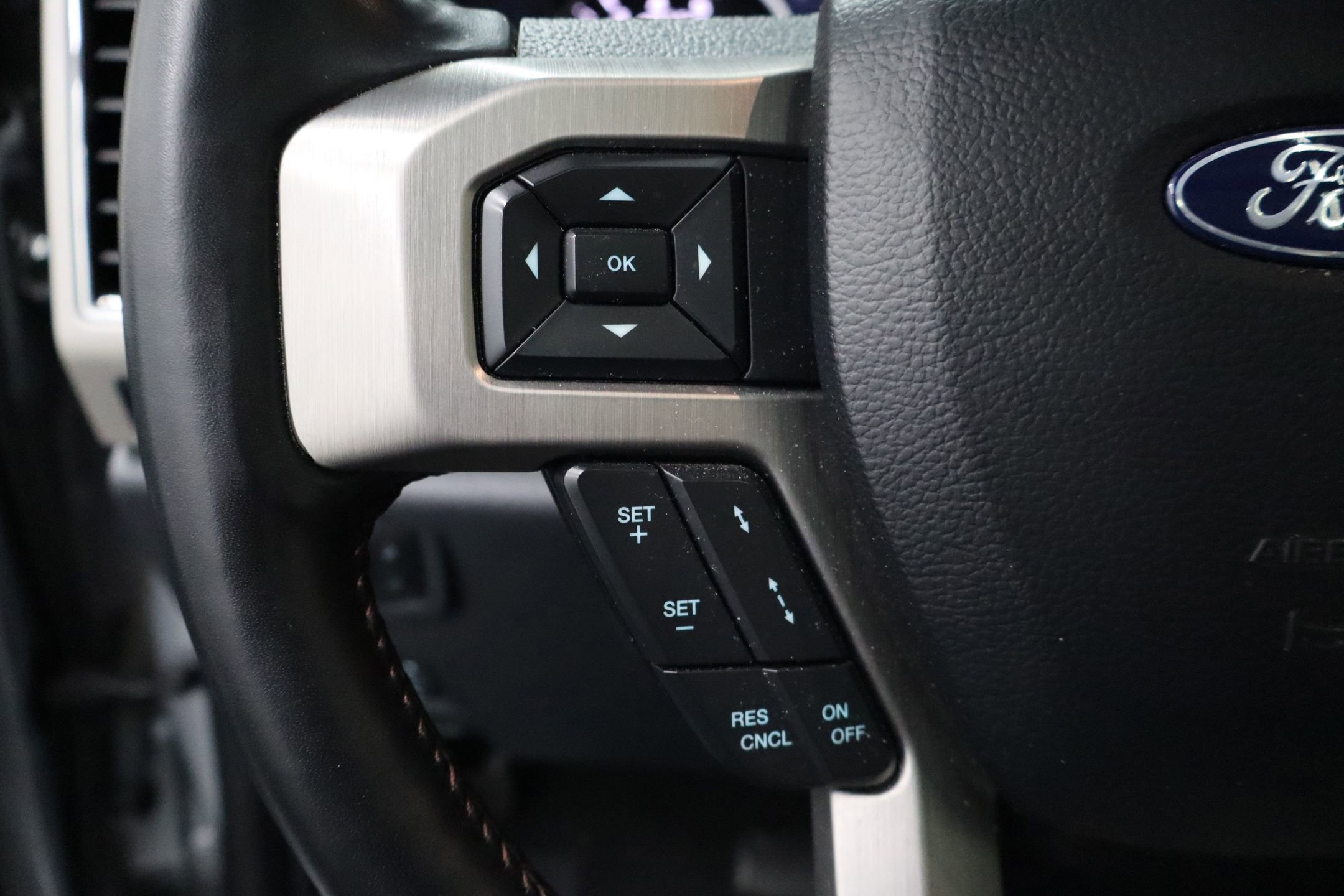 Certified 2022 Ford F250 Platinum w/ FX4 Off-Road Package image 15