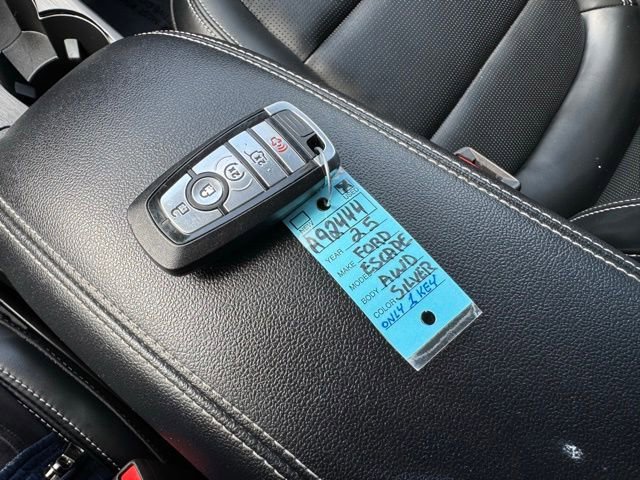 Used 2025 Ford Escape Platinum AWD/4WD image 45