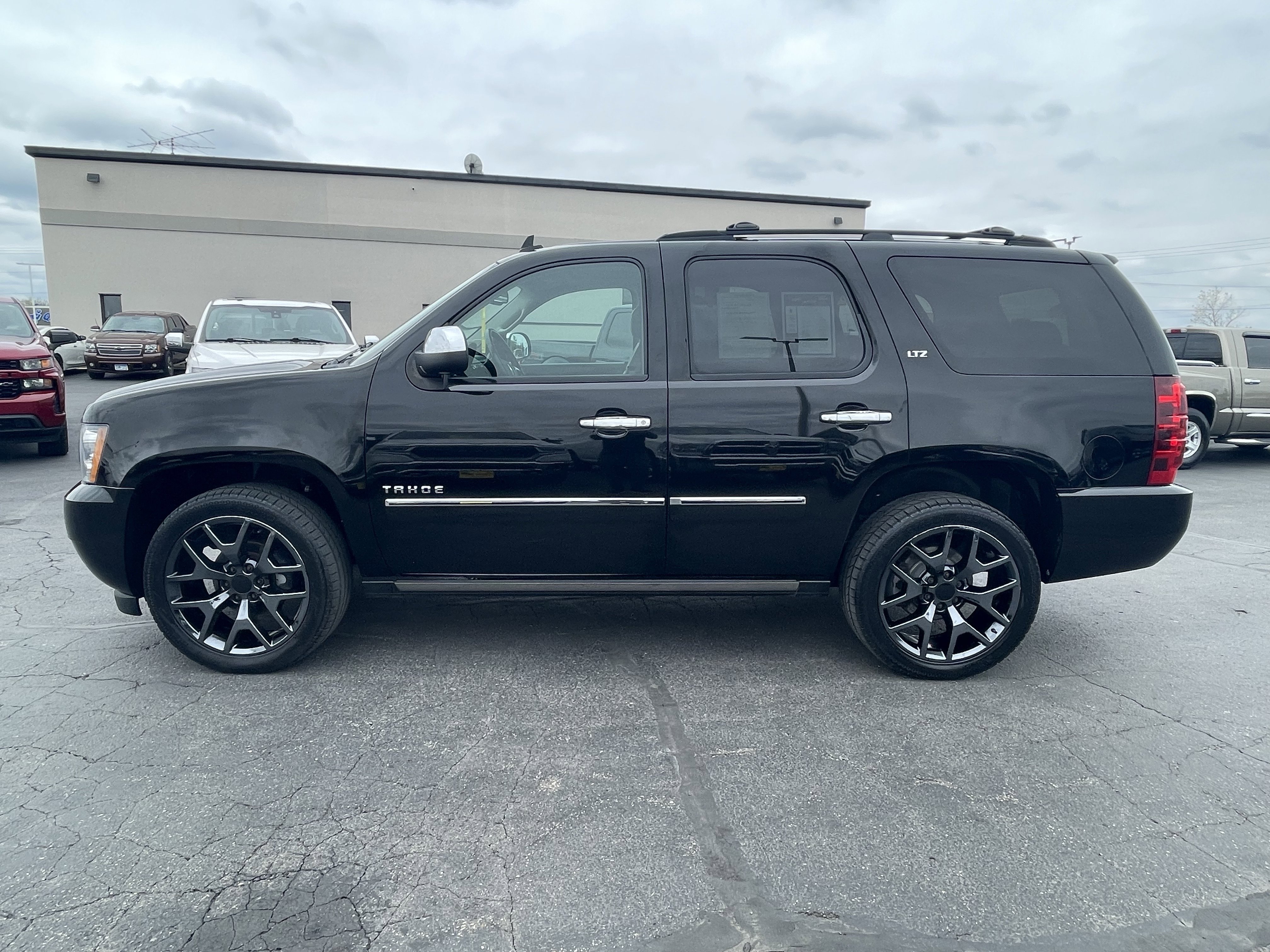 Used 2012 Chevrolet Tahoe LTZ AWD/4WD image 5