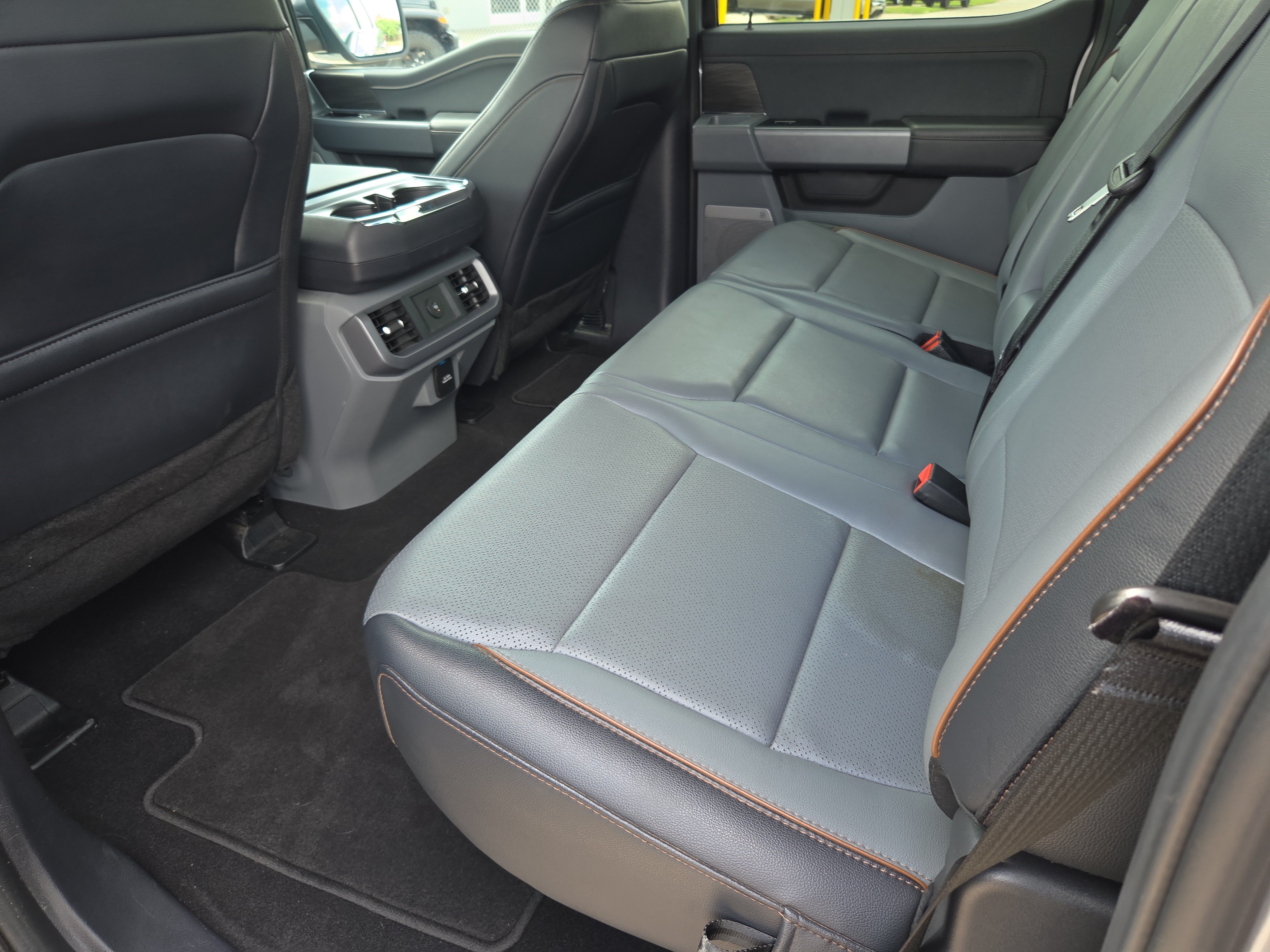 Used 2025 Ford F150 Lariat AWD/4WD image 13