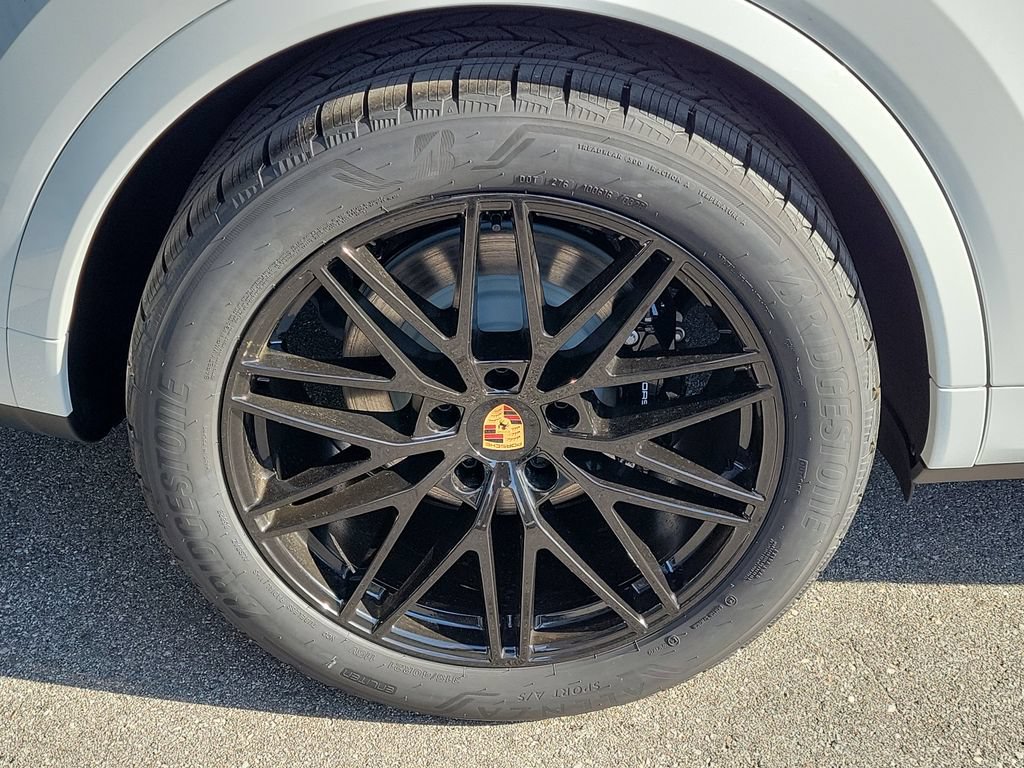 New 2026 Porsche Cayenne Coupe AWD/4WD image 14