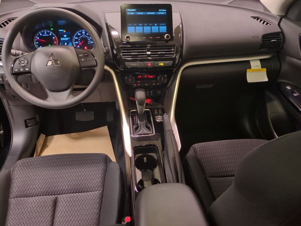 New 2025 Mitsubishi Eclipse Cross LE image 15