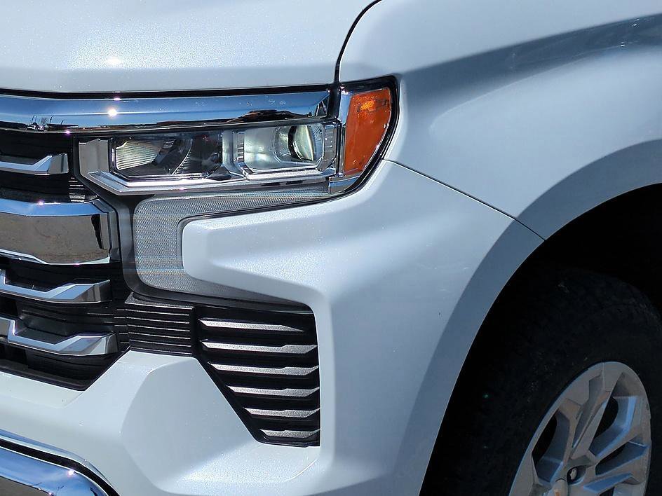 New 2026 Chevrolet Silverado 1500 LTZ w/ LTZ Premium Package AWD/4WD image 9