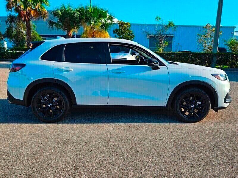 New 2026 Honda HR-V Sport image 3