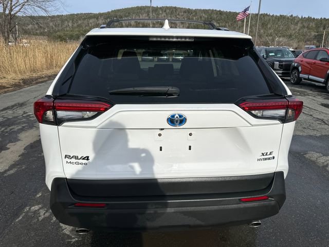 Used 2022 Toyota RAV4 XLE AWD/4WD image 4