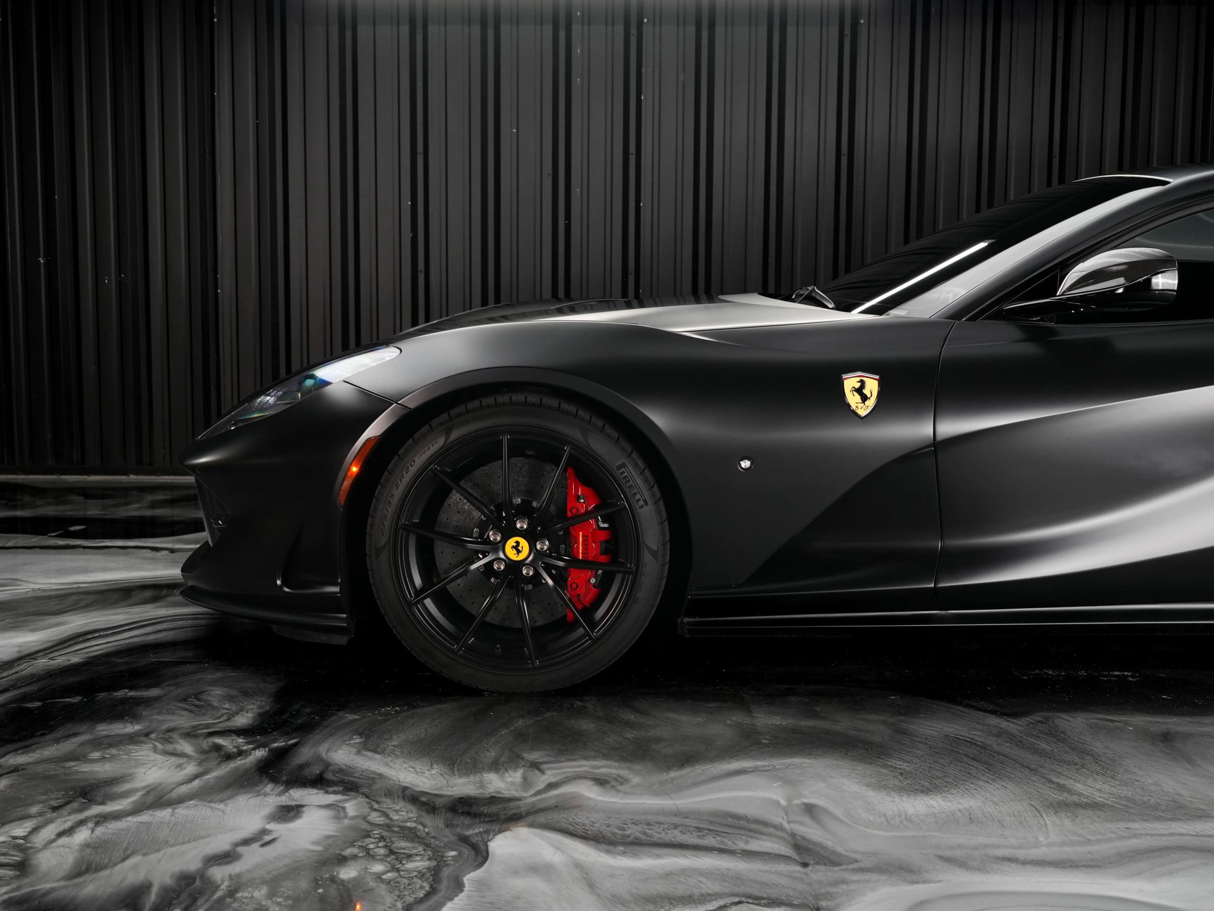 Used 2019 Ferrari 812 Superfast RWD image 2