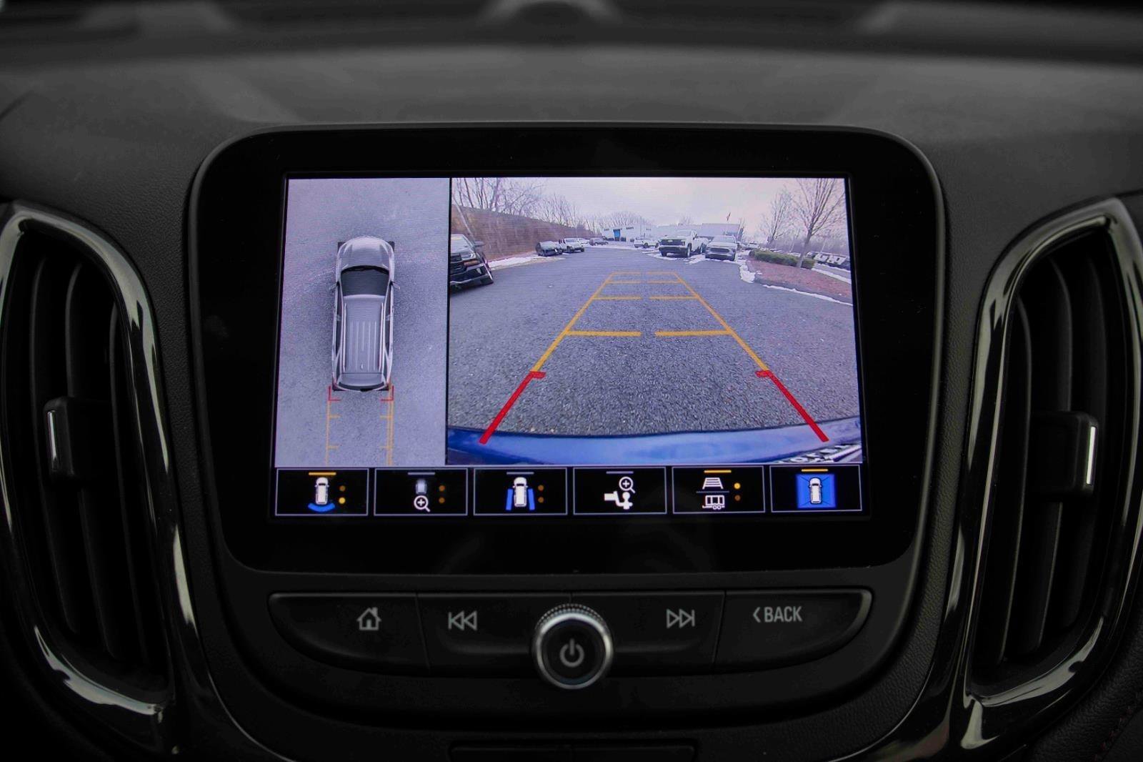 Used 2022 Chevrolet Equinox RS w/ Infotainment Package image 11