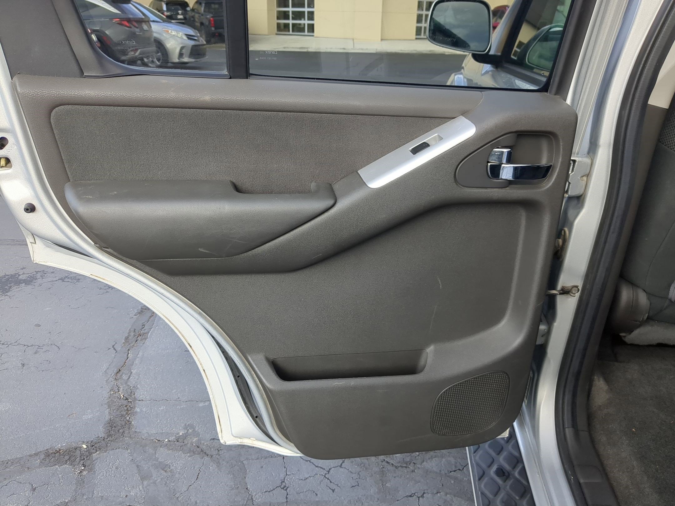 Used 2011 Nissan Pathfinder SV w/ Protection Pkg image 28