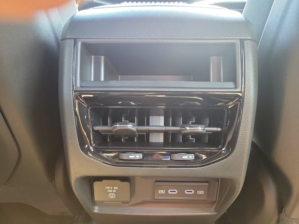 New 2026 Jeep Grand Cherokee Altitude RWD image 12