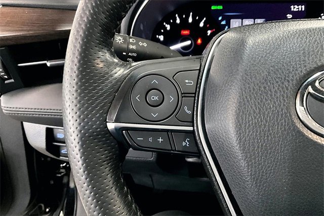 Used 2021 Toyota Avalon XLE w/ Moonroof Package image 11