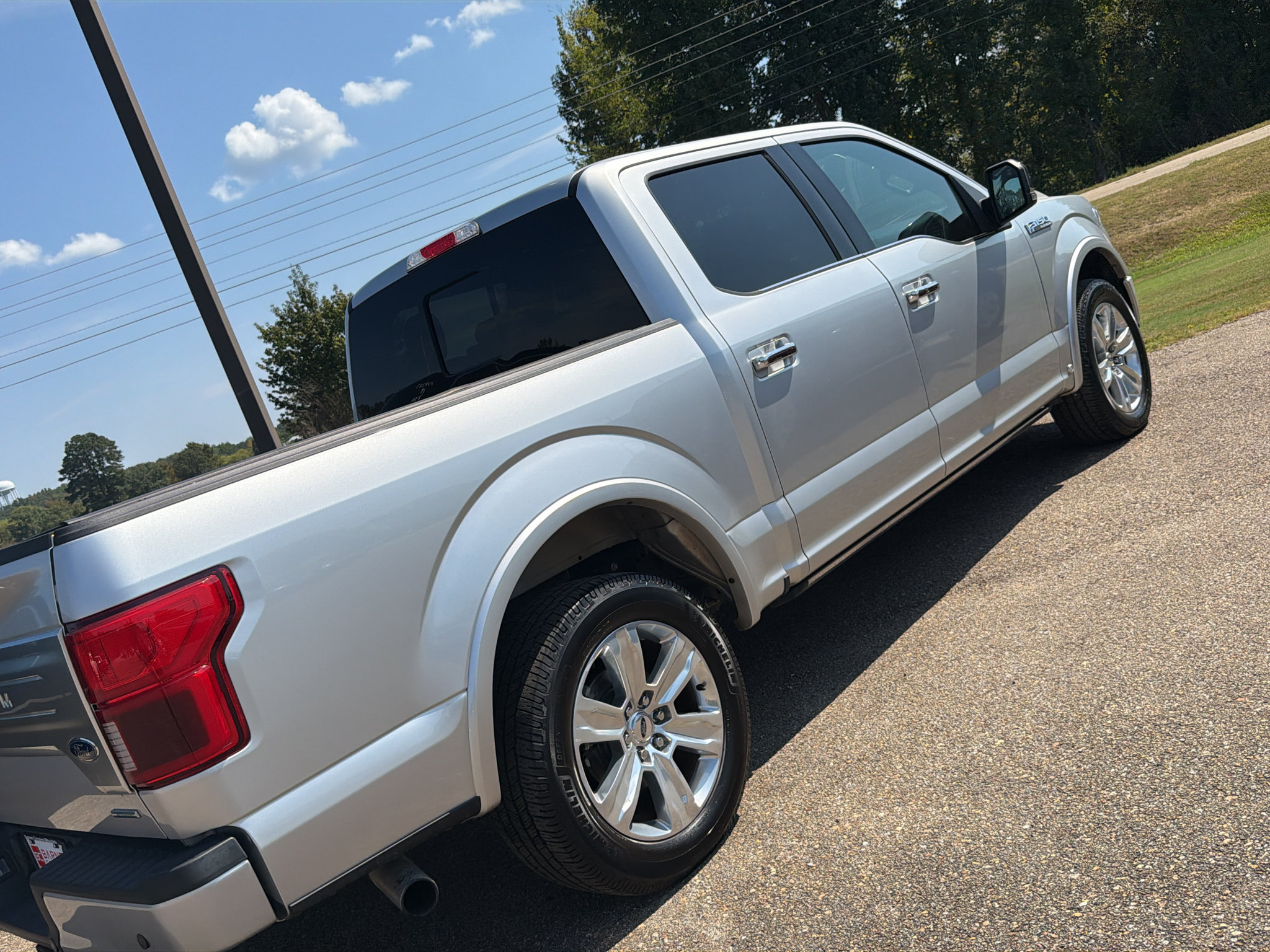 Used 2019 Ford F150 Platinum w/ Equipment Group 701A Luxury RWD image 4