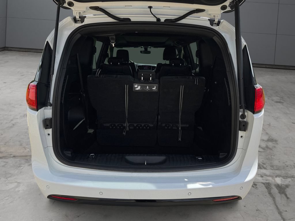 Used 2018 Chrysler Pacifica Touring-L Plus w/ S Appearance Package FWD image 19