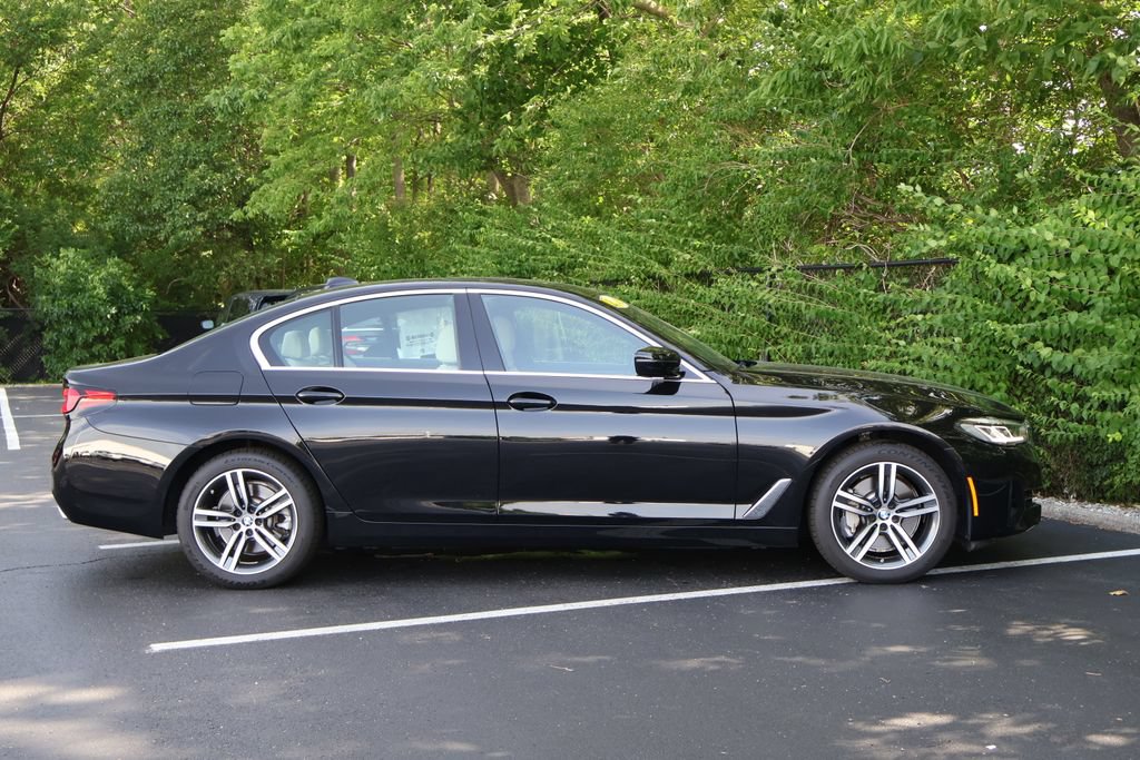 Used 2023 BMW 530i w/ Premium Package RWD image 10