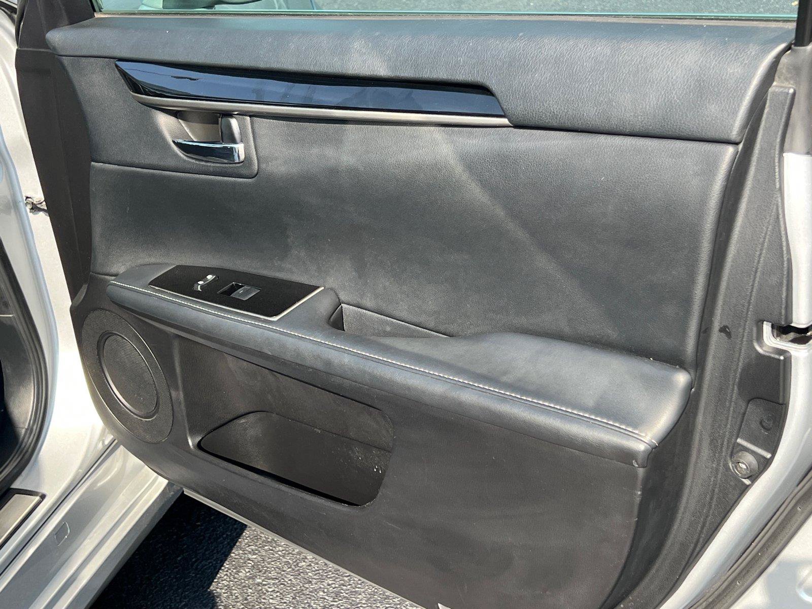 Used 2016 Lexus ES 350 w/ Accessory Package FWD image 14