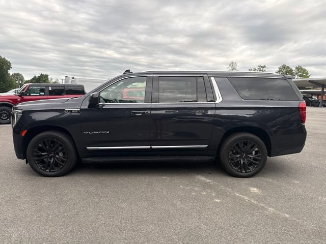 Used 2023 GMC Yukon XL SLT AWD/4WD image 2