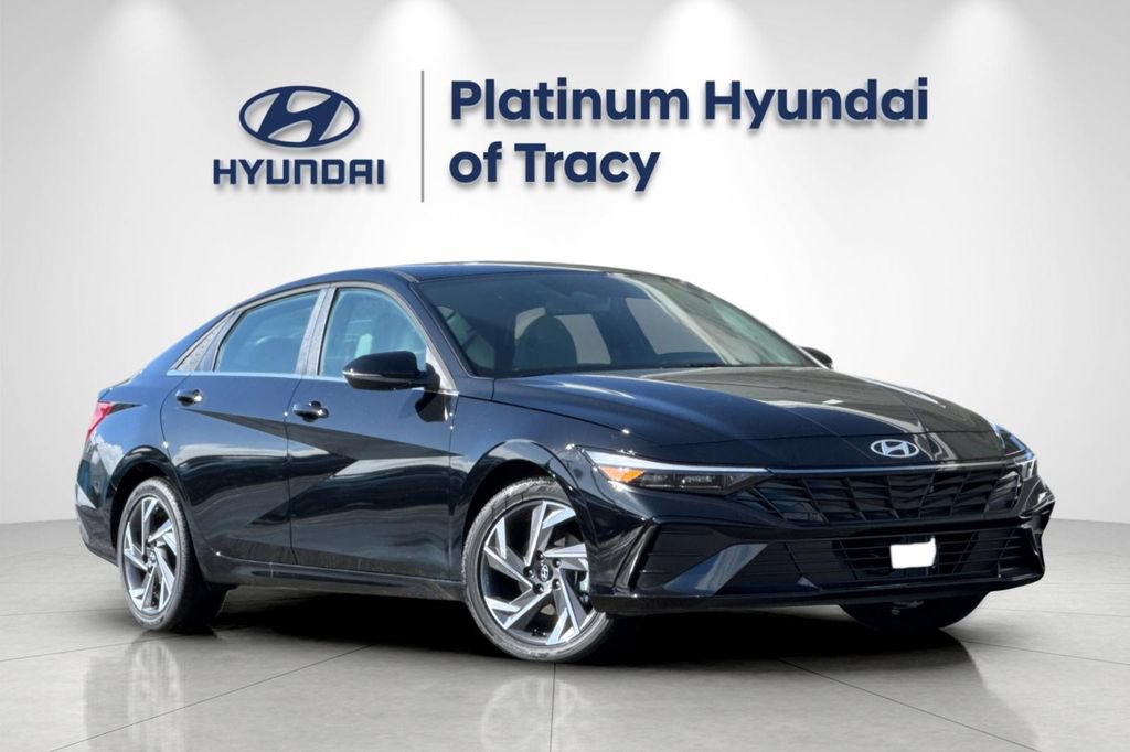 New 2026 Hyundai Elantra Limited FWD image 2